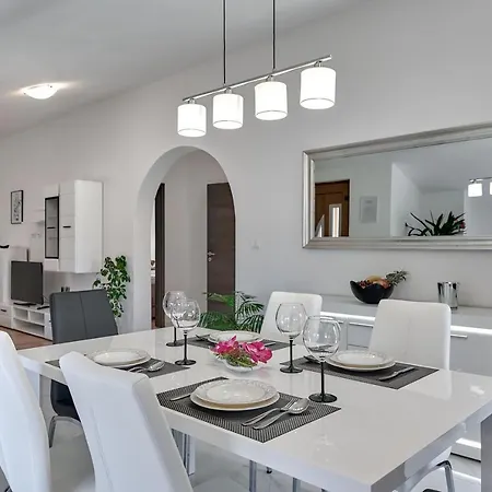 Appartamento New Apartman Luma Pula City Center