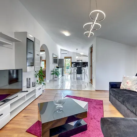 Appartamento New Apartman Luma Pula City Center